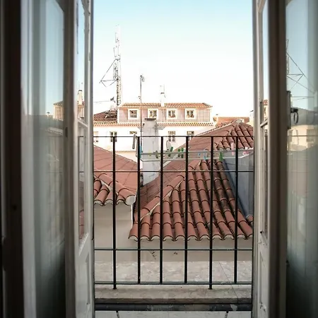 Alfama S. Pedro Typical *