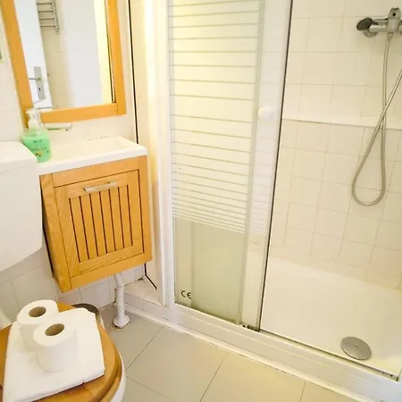 Alfama S. Pedro Typical *